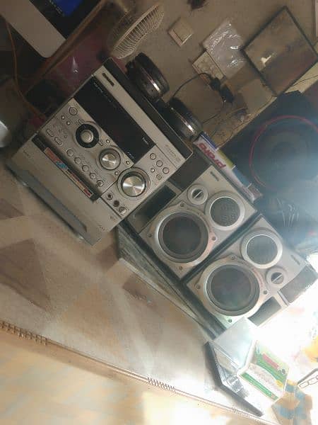 aiwa sounds system built in sub woofer 4