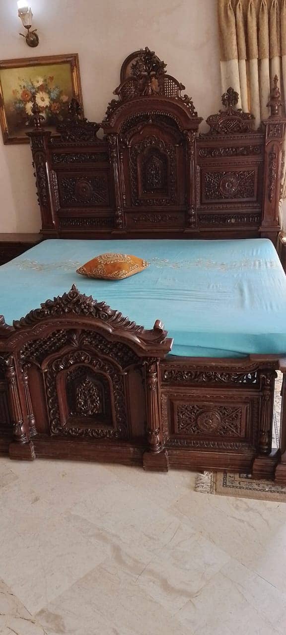 High quality Wooden king bed set. Good condition. 3