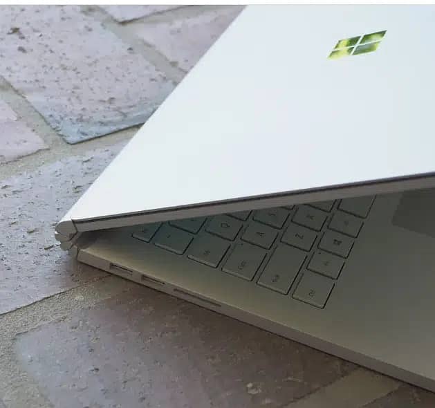 Microsoft Surface Book 3 - Core i7/10th gen patinum With Detachable 5