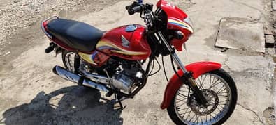 Honda Deluxe 125 Genuine condition Bick for Sale Lahore number