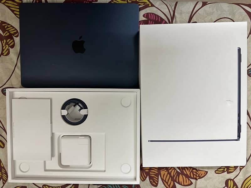 Apple Macbook Air M2 2