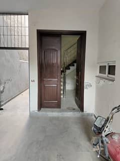 10 marla 10 bed double story house available for rent in Model Town Lahore