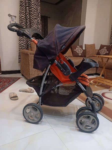 want to sale  pram in excellent condition 4