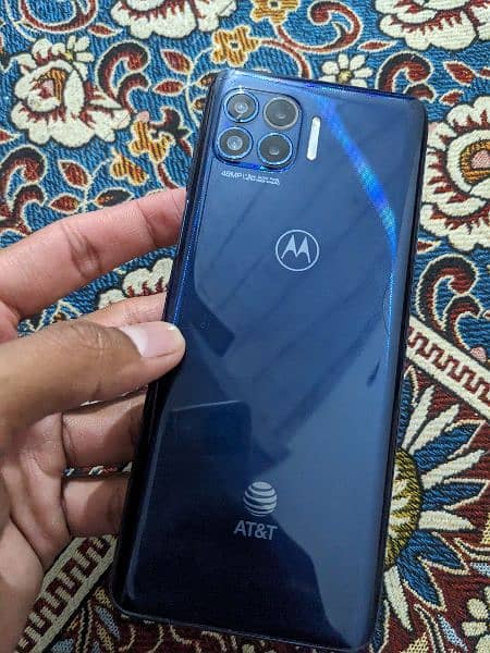 Motorola Moto one 5g (4+128) exchange 1