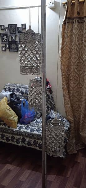 I am selling my export quality floor lamp. 4
