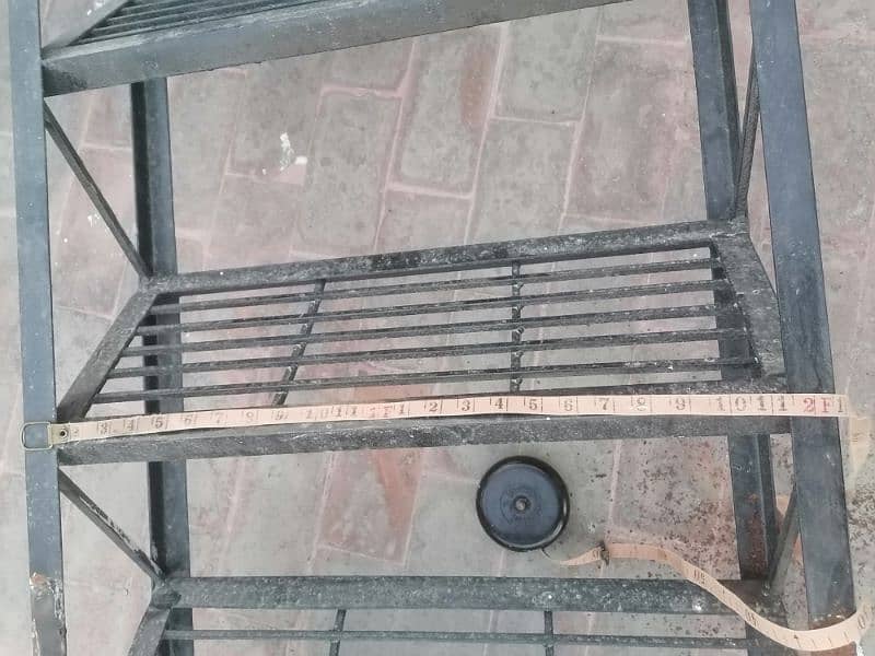 100% solid and strong iron stair. 4