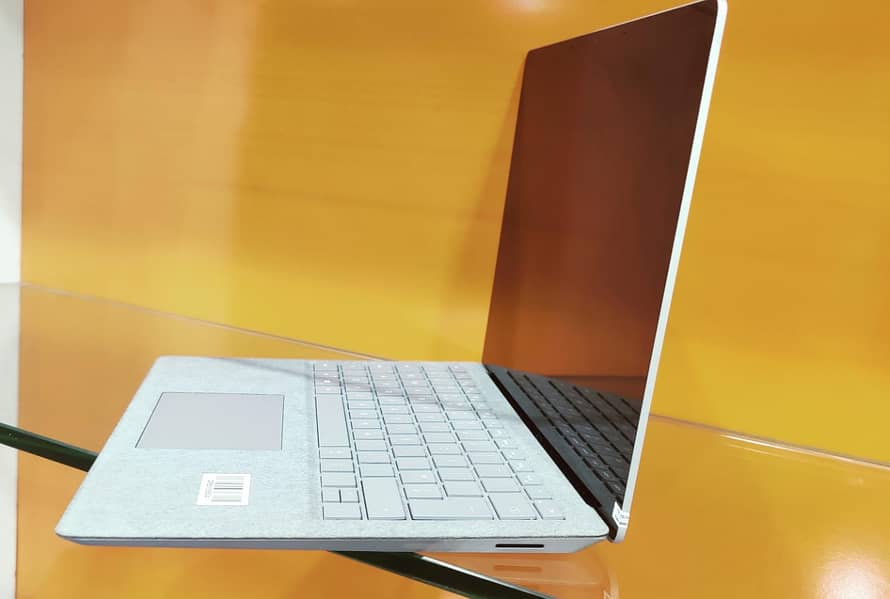 Microsoft Surface Core i7 8th Generation 0