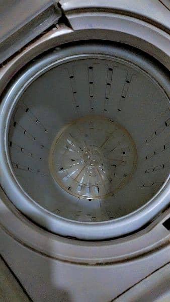Haier Twin tub washing machine with dryer 4