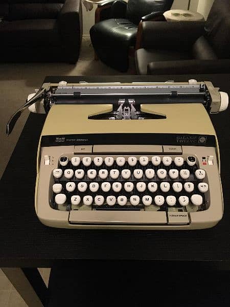 New VTG Smith Corona Galaxie 12 Typewriter 4