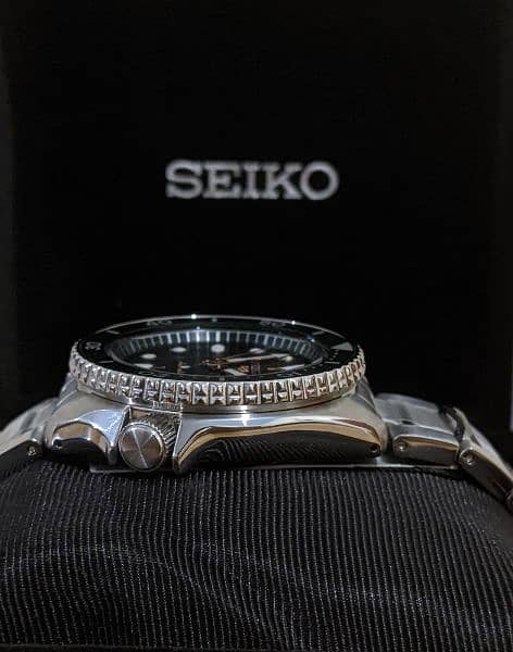 Seiko Hulk Men's Automatic Watch 5