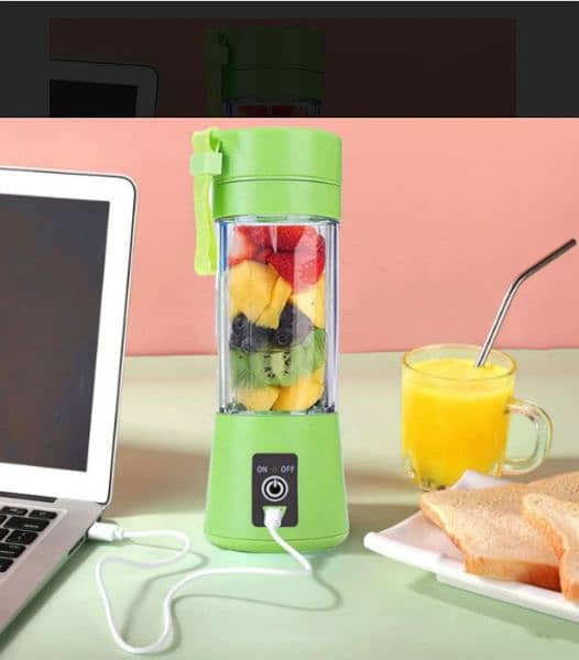 Portable And Rechargeable Battery Juicer & Blender, Free delivery i 2