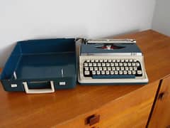 Best Quality Typewriter with Case cover available