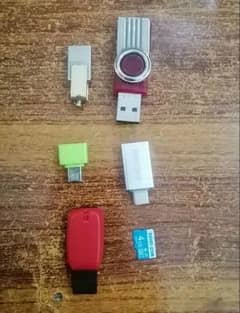 2 x USBs / OTG / Memory card / Card Reader
