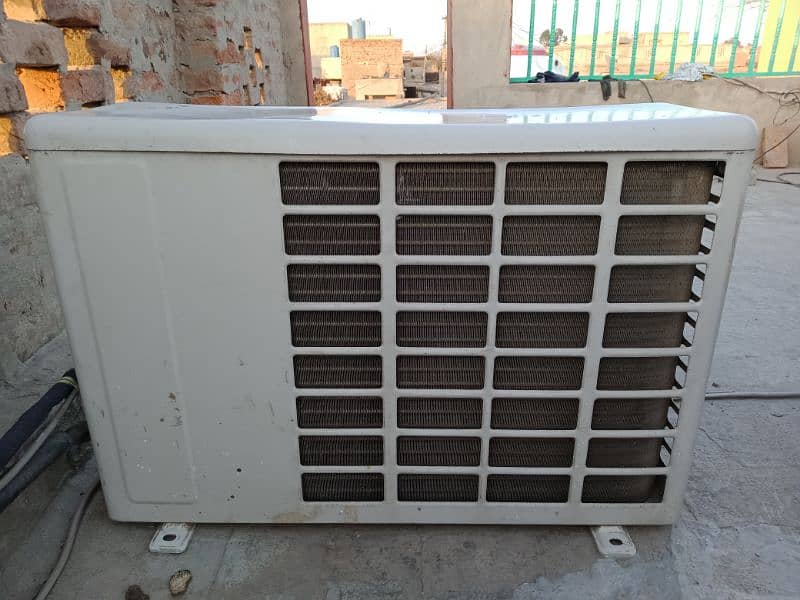 LG Ac . larg indoor. or good condition no any technicali proble 5