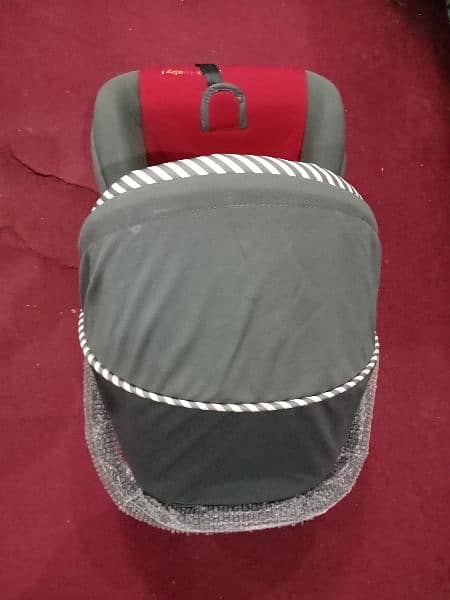 baby carry cot and car seat 3