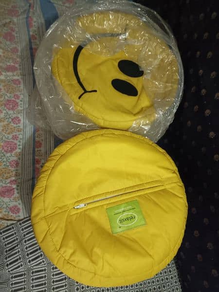 Smiley bean relaxit floor cushions 3