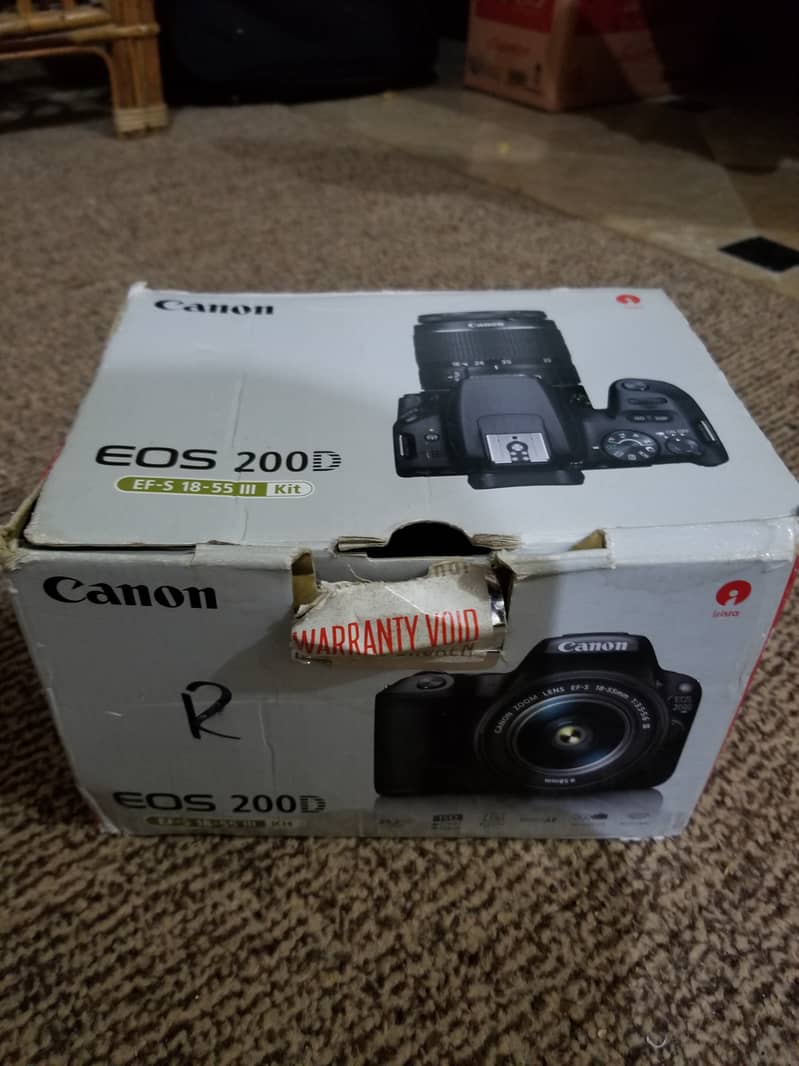 Canon EOS 200D with Box and Canon 18-55 MM 10/10 Condition 6