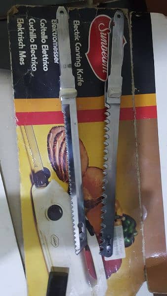 Almost New Electric Carving Knife Cutter for Kitchen 1