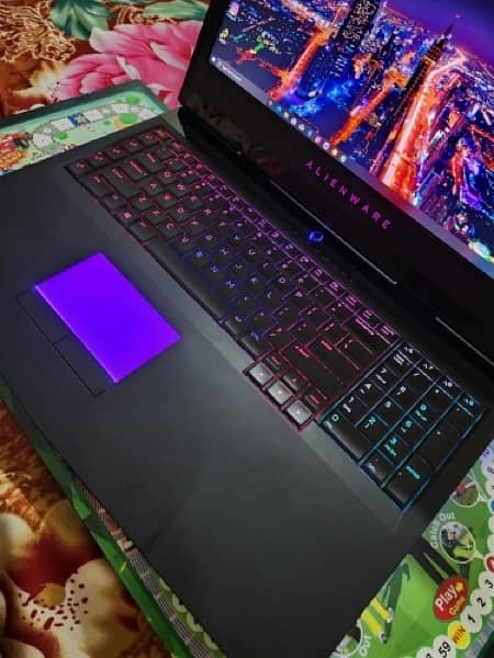 ALIENWARE R17  R4 5