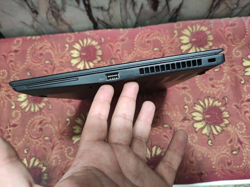 Lenovo Thinkpad T480s (Ci7 8th) sleek and slim laptops 3