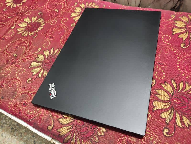 Lenovo Thinkpad T480s (Ci7 8th) sleek and slim laptops 7