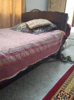selling a single bed in good condition with durafoam.