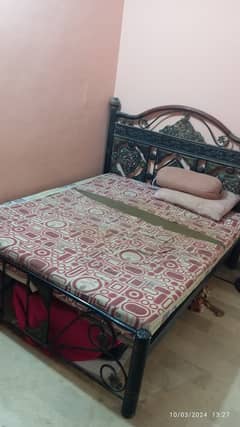 Double bed for sale 0