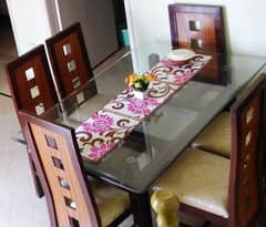 Dining table (6 Chairs)