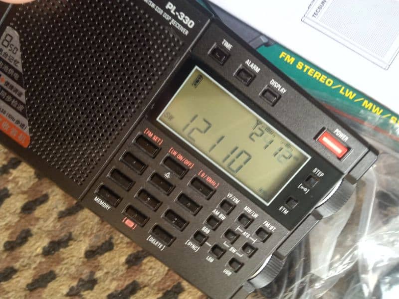 Tecsun PL-330 All Band Digital Radio with SSB 13