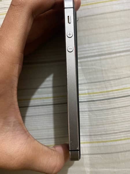 iphone 5s 16gb pta approved only panel broken 1