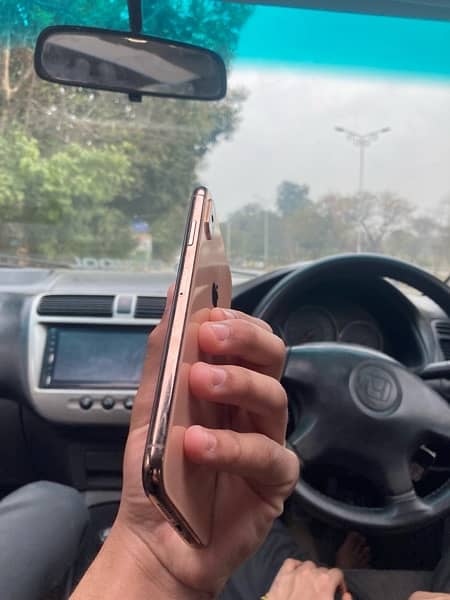 i phone xs max 256 gb pta approved 4