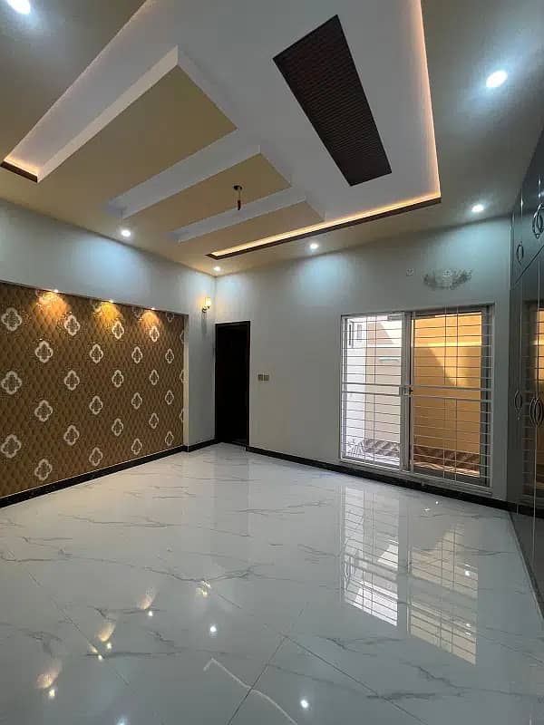 10 Marla Beautiful Design House Is Available For Rent In Lahore 1