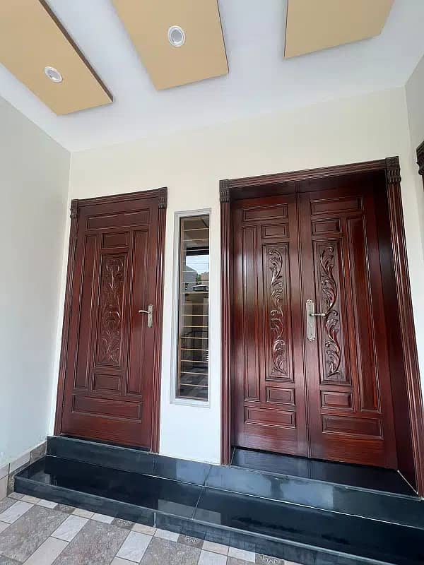 10 Marla Beautiful Design House Is Available For Rent In Lahore 5