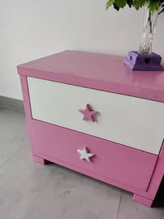 single bed with side table for kids