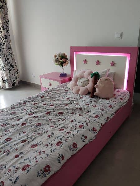 single bed with side table for kids 4