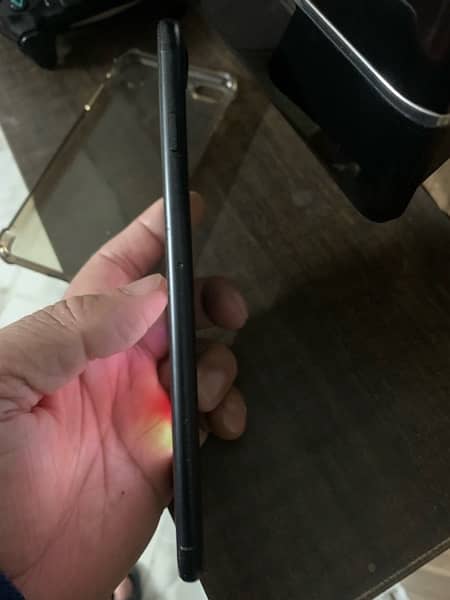 iPhone 7 plus 32 gb  SIM working 1