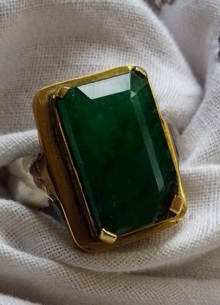 gemstone emerald natural beautiful colour caring 0
