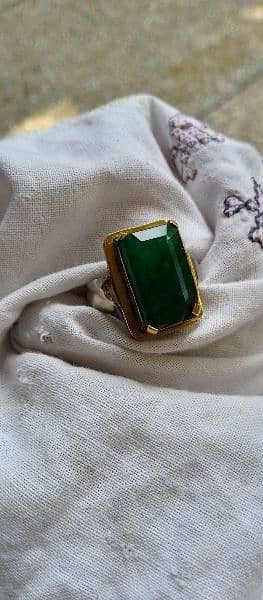gemstone emerald natural beautiful colour caring 18