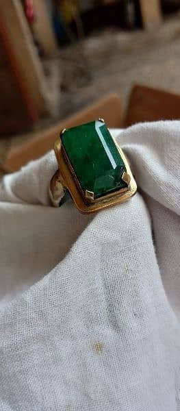 gemstone emerald natural beautiful colour caring 19