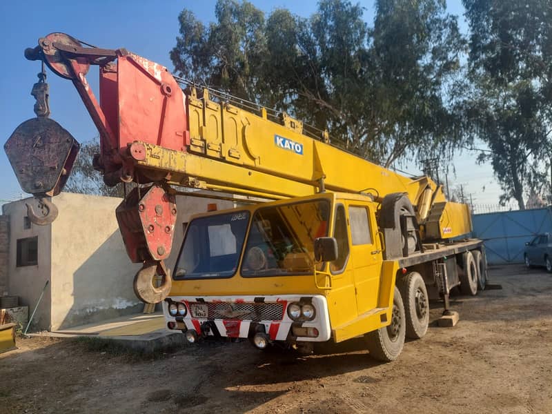 Cranes and Lifter for rental service 1