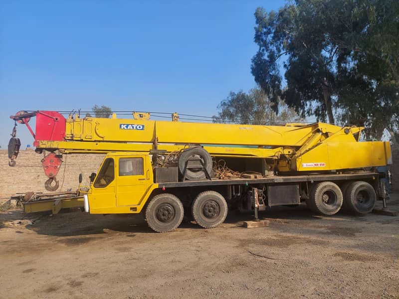 Cranes and Lifter for rental service 3