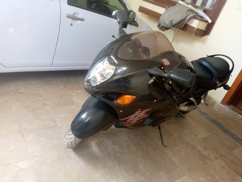 Suzuki Hayabusa in mint condition 3