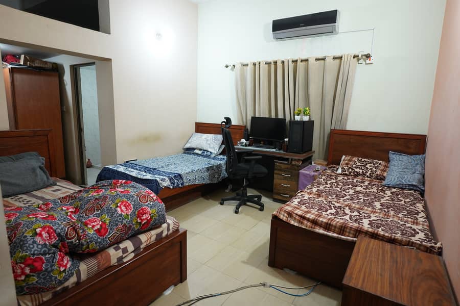 Comfortable and Affordable Hostel Accommodation in Model Town, Lahore 2