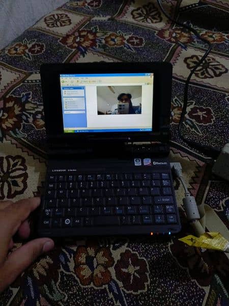 2 x laptop and 1 lcd for urgent sale 1