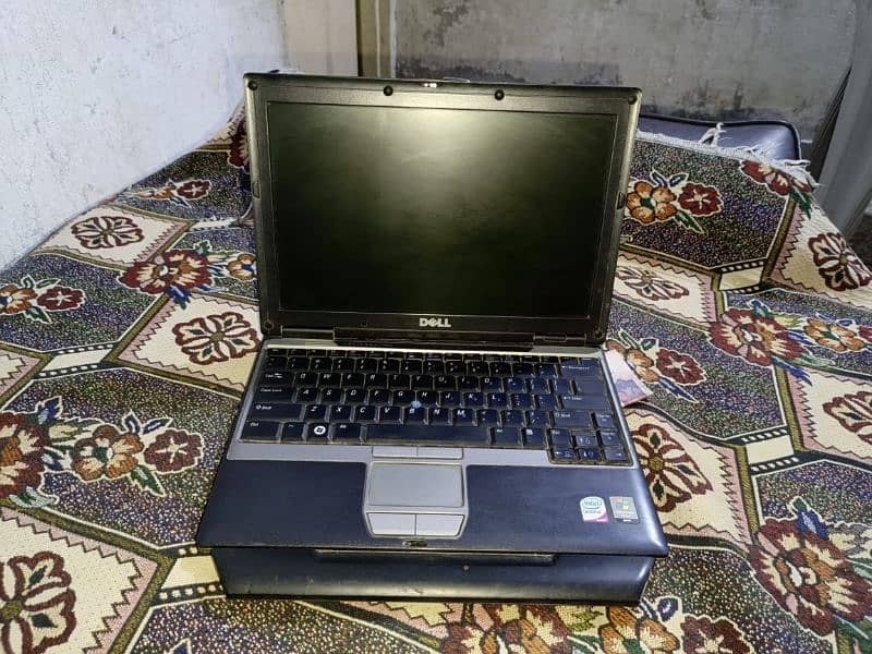 2 x laptop and 1 lcd for urgent sale 6