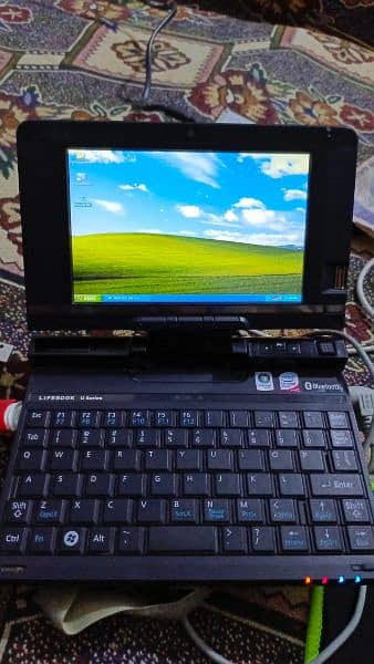 2 x laptop and 1 lcd for urgent sale 8