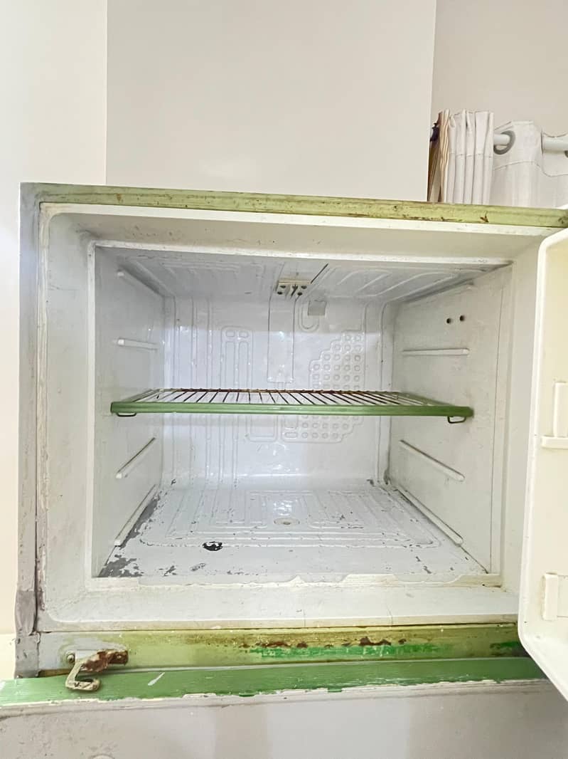 dawlance fridge 2