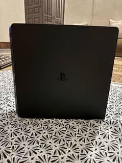 Play Station 4 Slim 512 gb used only 1 month with 5 games cndtion10/10