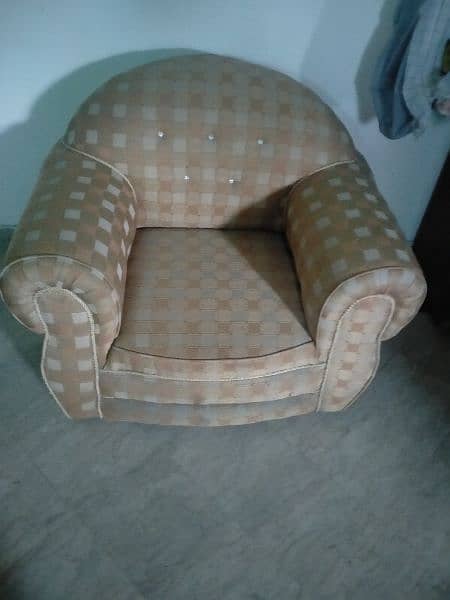 3+2+1 Sofa set for sale in good condition. 2