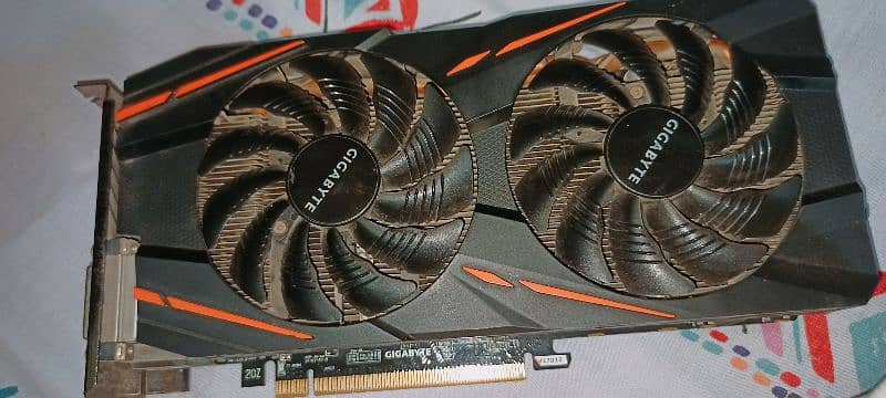 RX 570 4GB GIGABYTE RGB EDITION 5